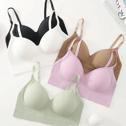 Wireless Textured Bralette Image 4