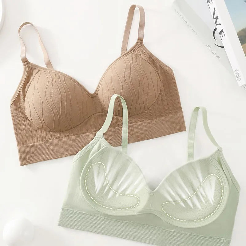 Wireless Textured Bralette Image 5